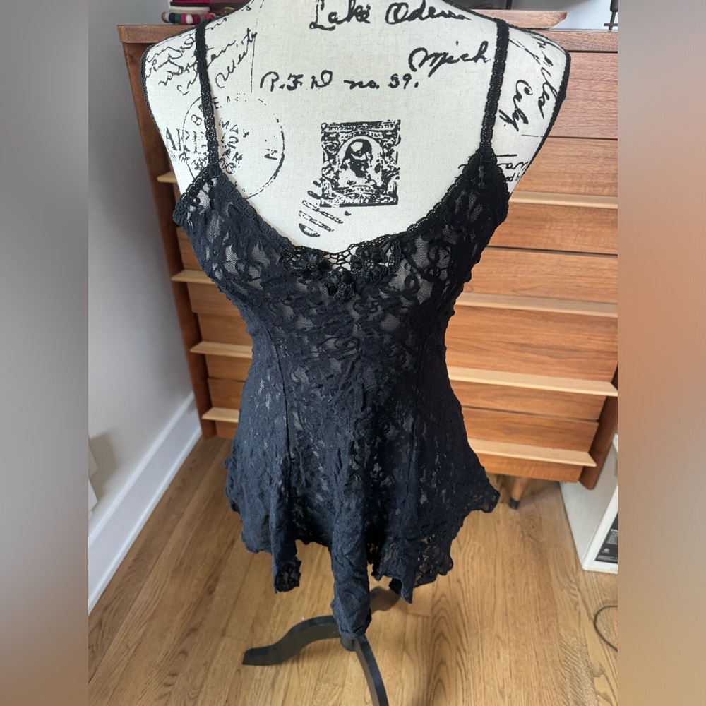 Vintage black stretchy lace camisole or nighty.